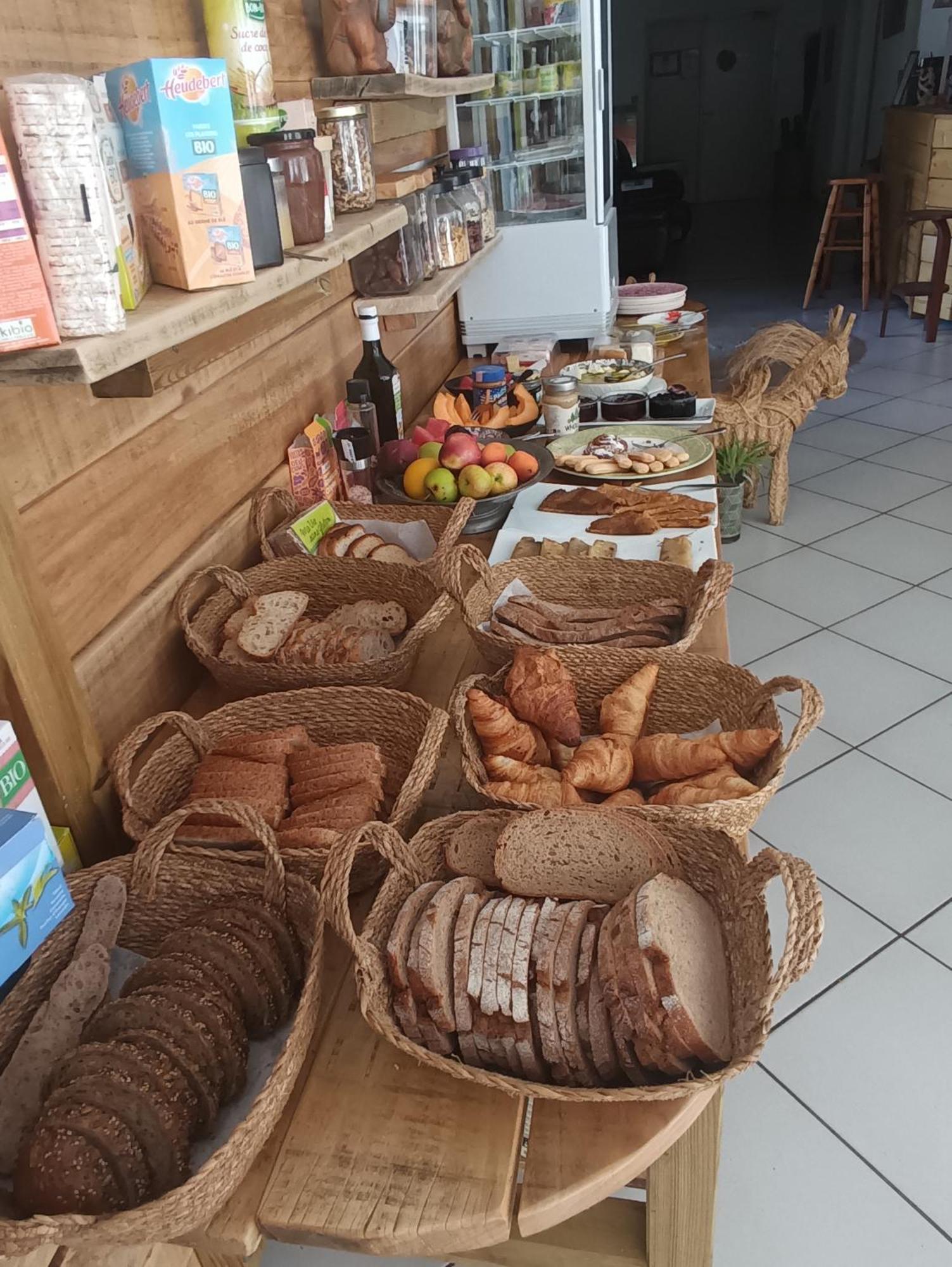 Bel Hotel Restaurant La Gentilhommiere Trèbes Buitenkant foto